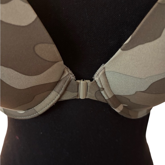 Victoria’s Secret PINK Wear Everywhere Push-Up Bra in a Green Camouflage Print - Picture 6 of 7